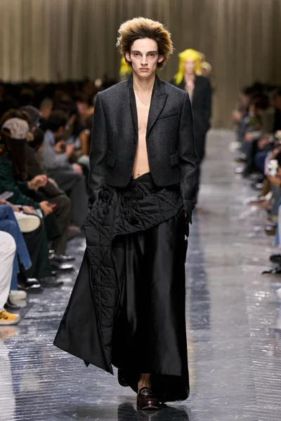 Look 25